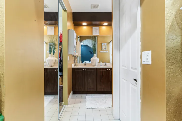 023-2851ProspectRoad-Unit506-FortLauderd