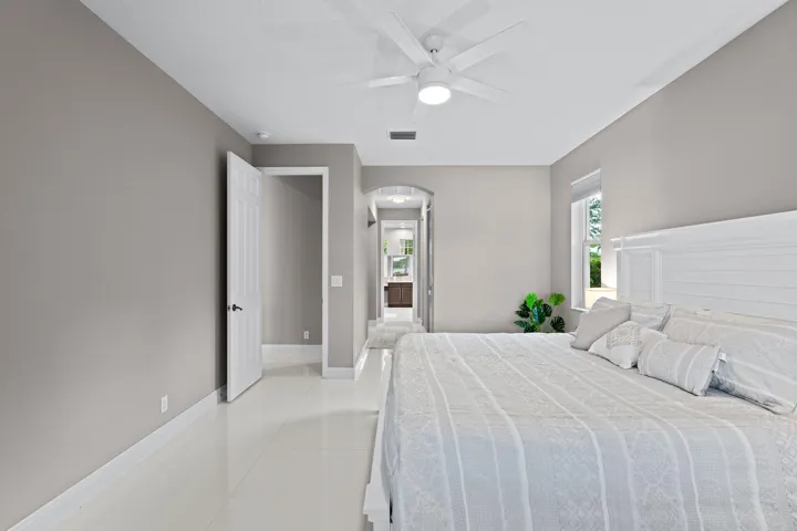 27-web-or-mls-A7409997