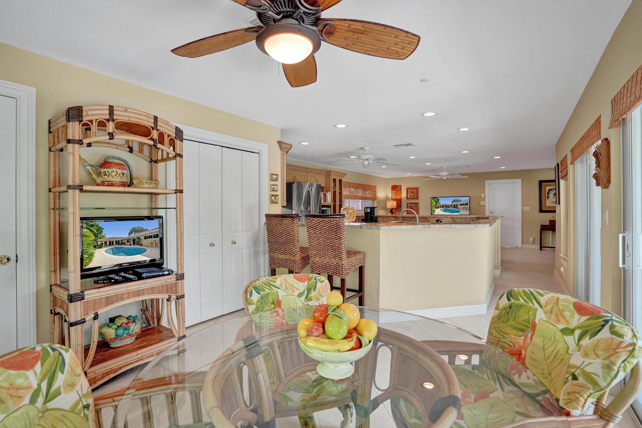 Breakfast Nook off of the kitchen