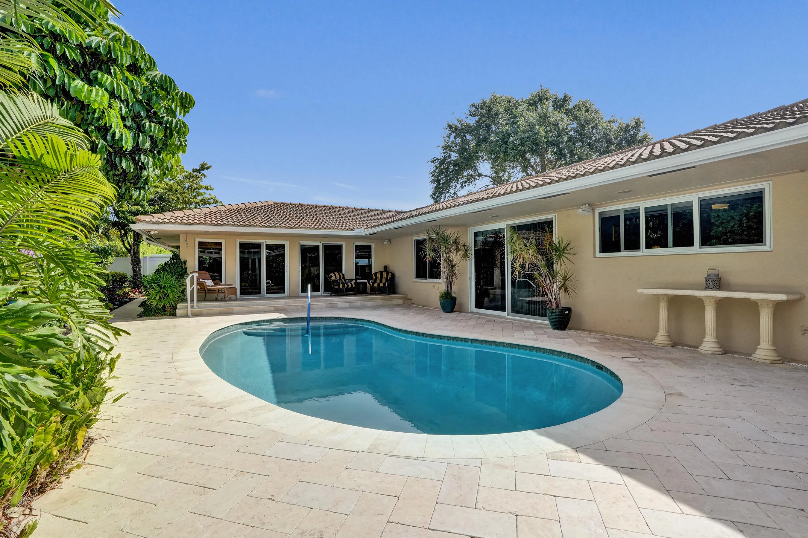 Backyard/Pool area