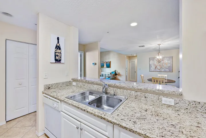 1200 Town Center Dr Unit 225