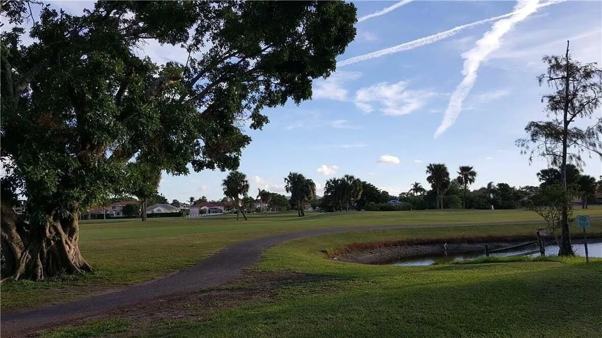 3071 walking trail, green space