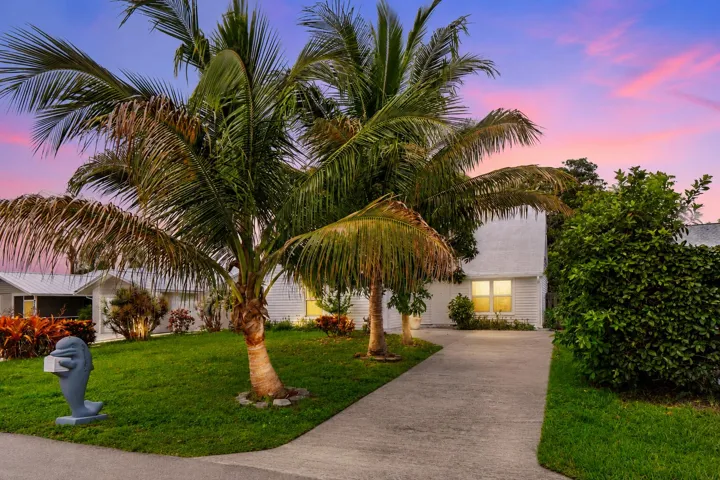 FRONT DRIVEWAY