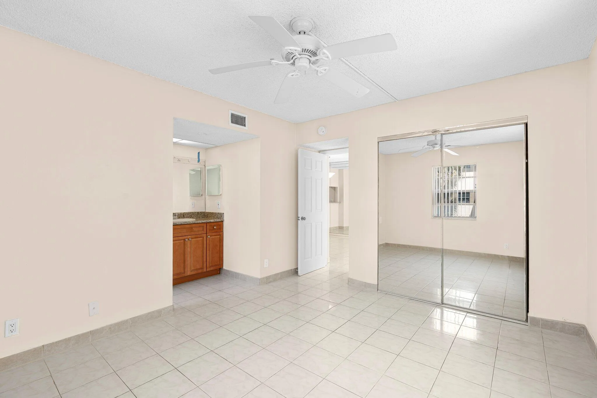 15-web-or-mls-3230 Nw 102nd Ter Coral Sp