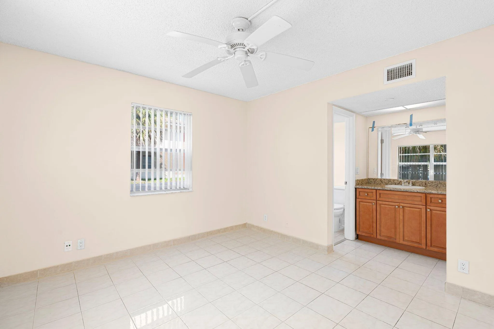 14-web-or-mls-3230 Nw 102nd Ter Coral Sp