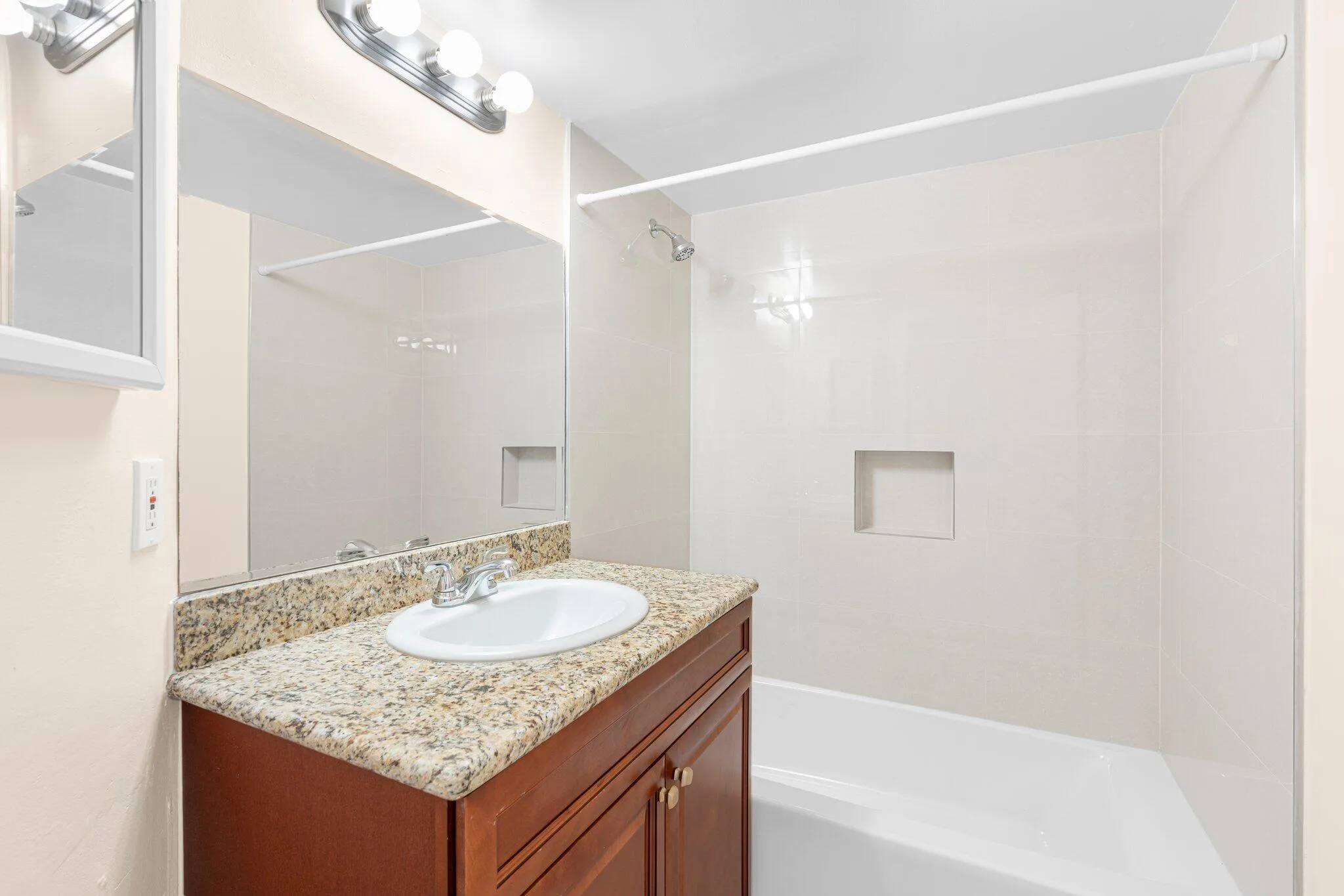 7-web-or-mls-3230 Nw 102nd Ter Coral Spr