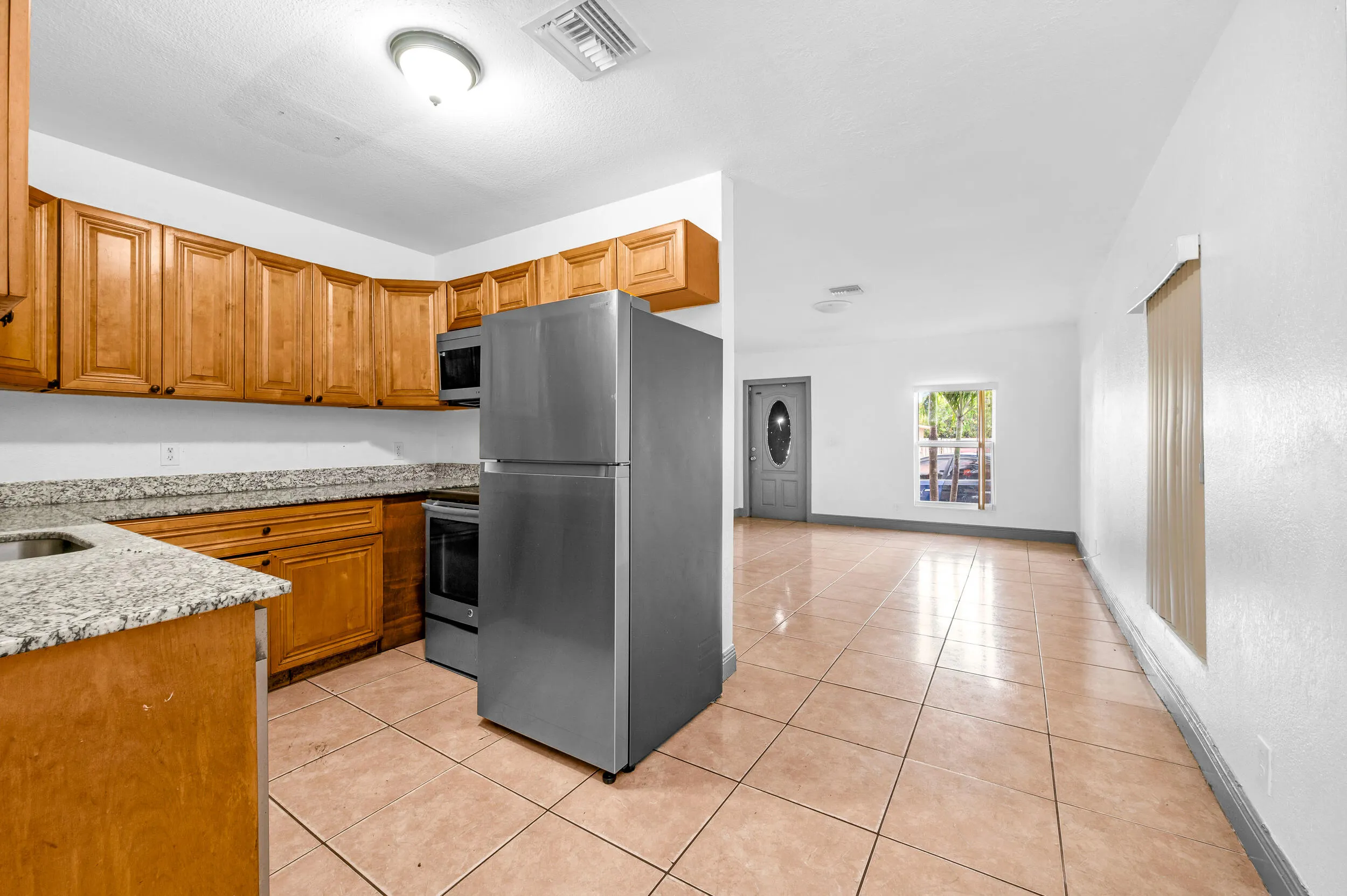124 SW 10TH 16