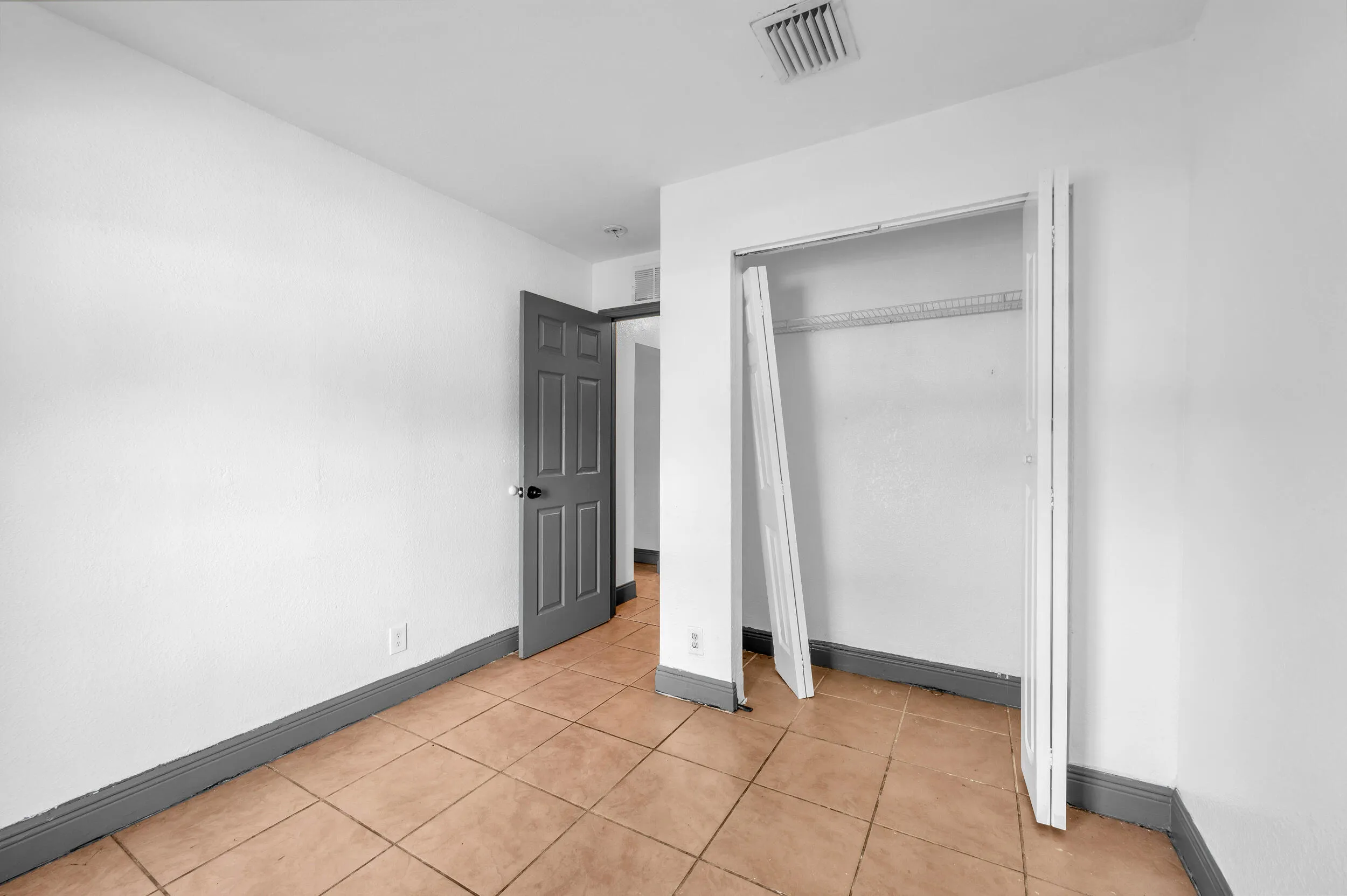 124 SW 10TH 4