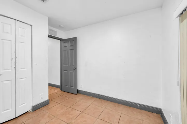 124 SW 10TH 7