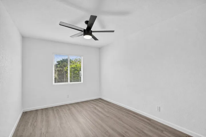 42-web-or-mls-bedroom2 (1)