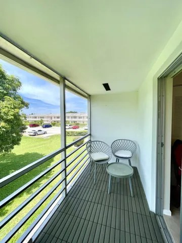 111 Kent G Porch off Bedroo