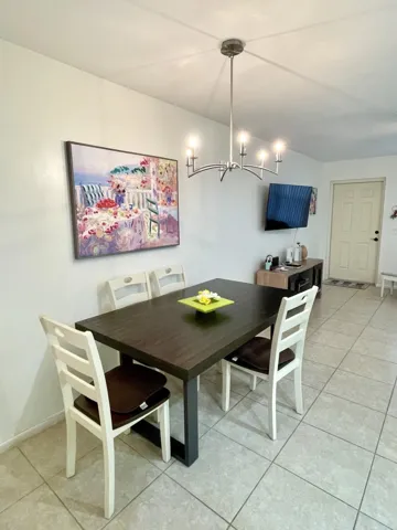 111 Kent G Dining Area