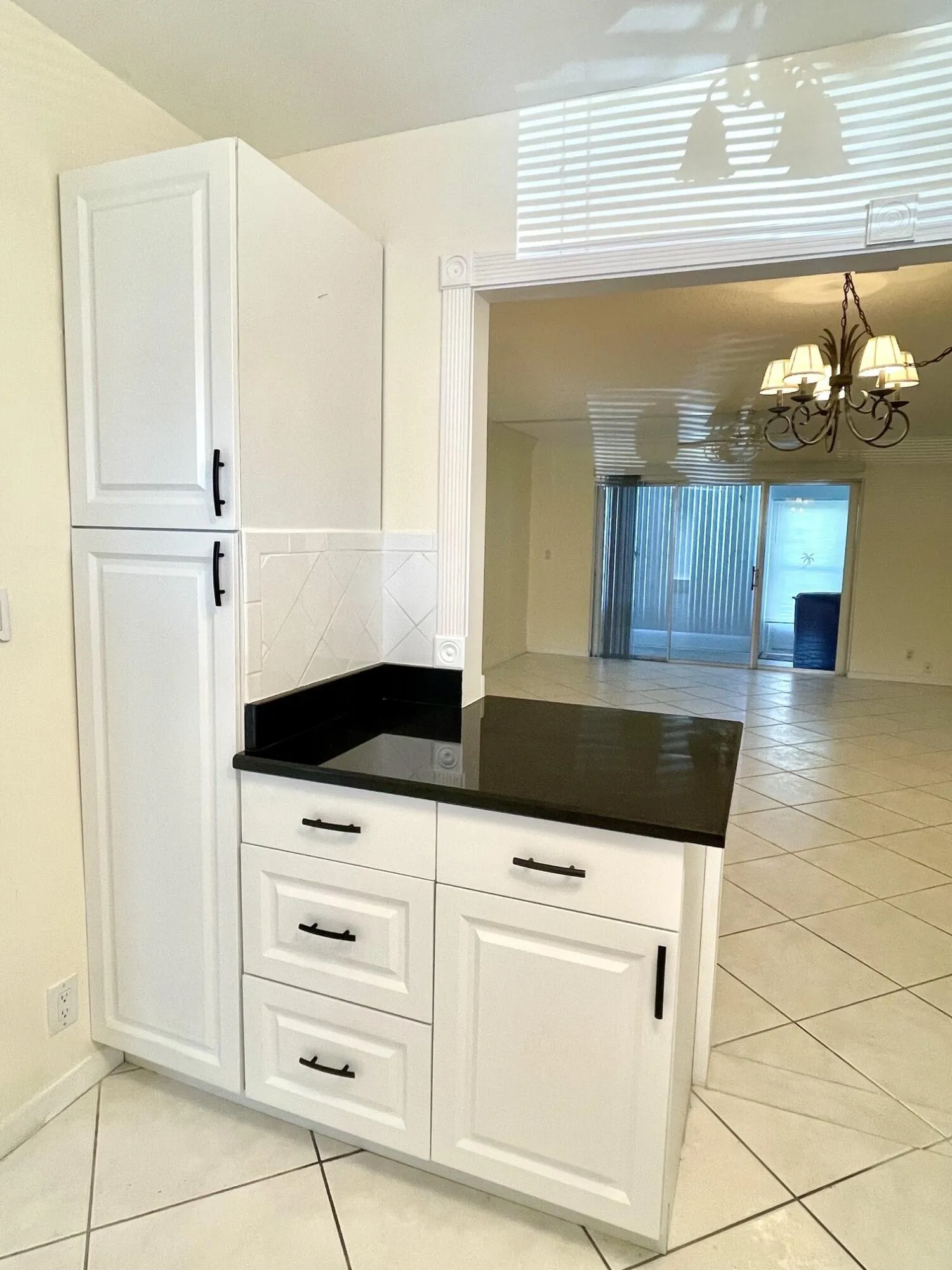 105 Oxford Breakfast Bar