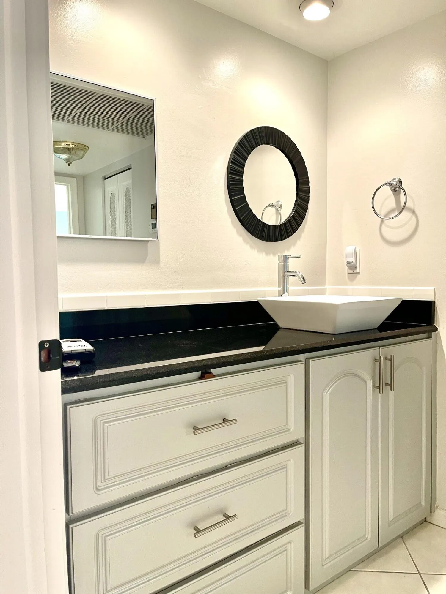 105 Oxford Bathroom Sink Area