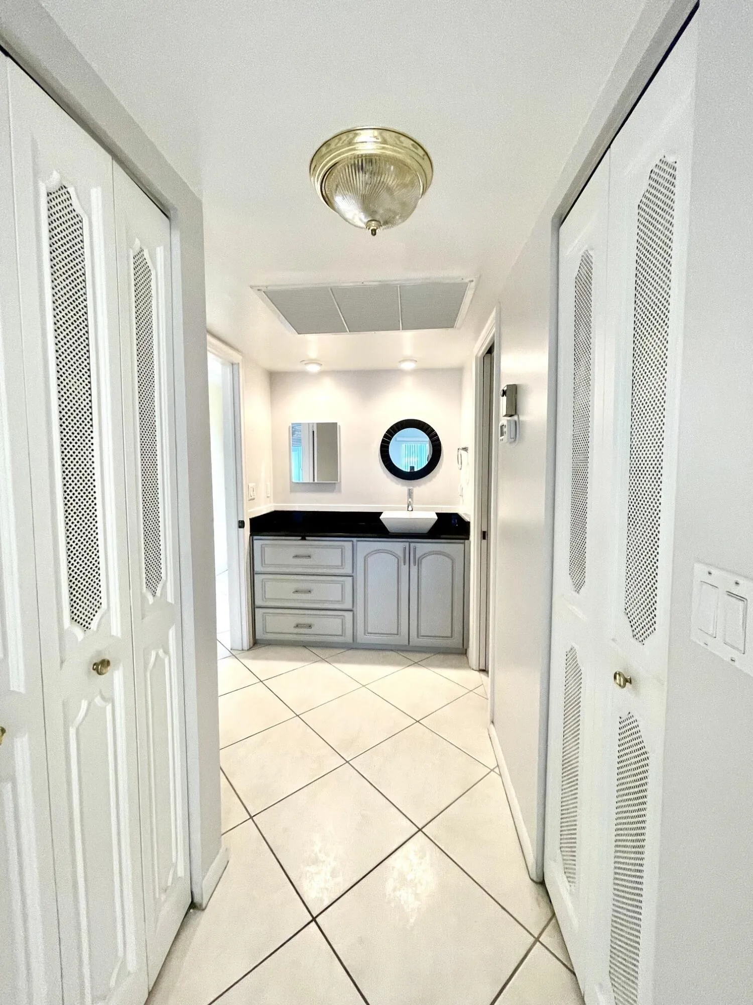 105 Oxford Dressing Room