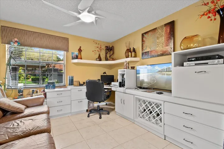 3rd Bedroom /office