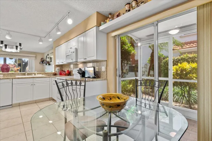 Eat in Kitchen