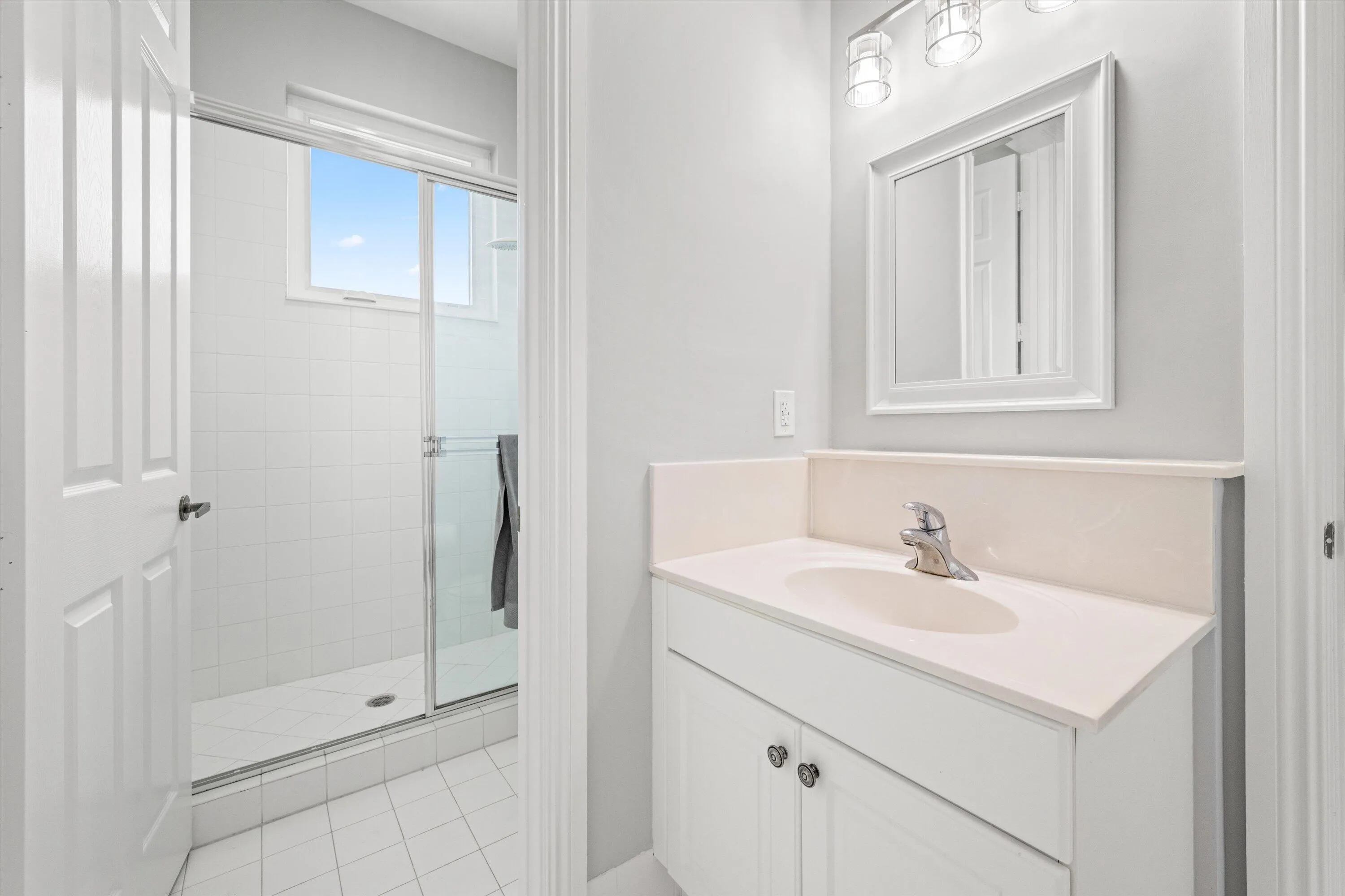 4th bathroom