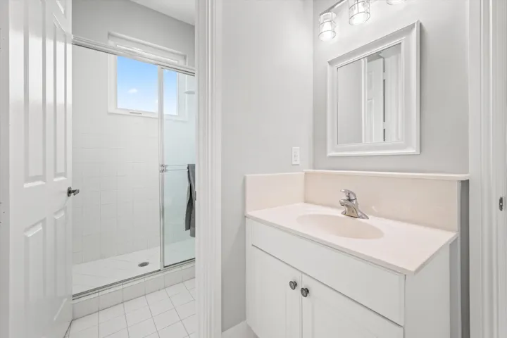 4th bathroom