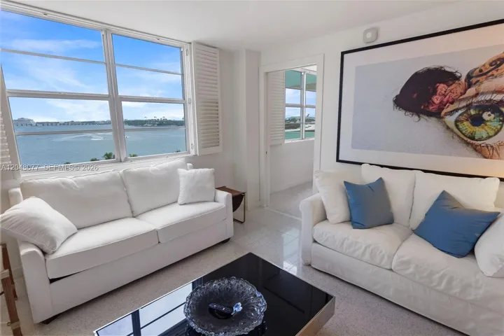 Expansive Bayfront Views