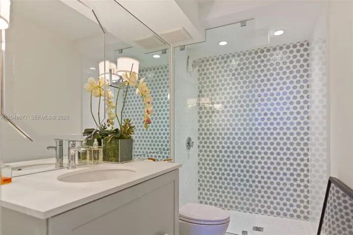 2nd Bathroom
