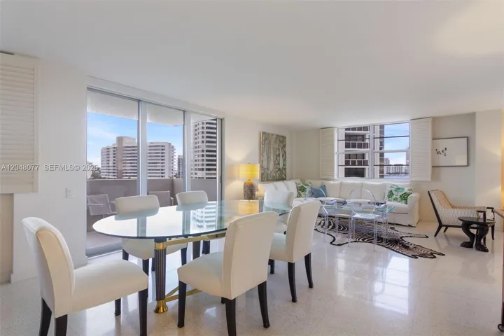 Large Livng/Dining Room