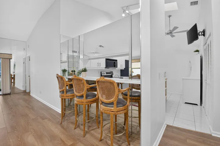 Perfect for casual dining, conversations, & entertaining guests.