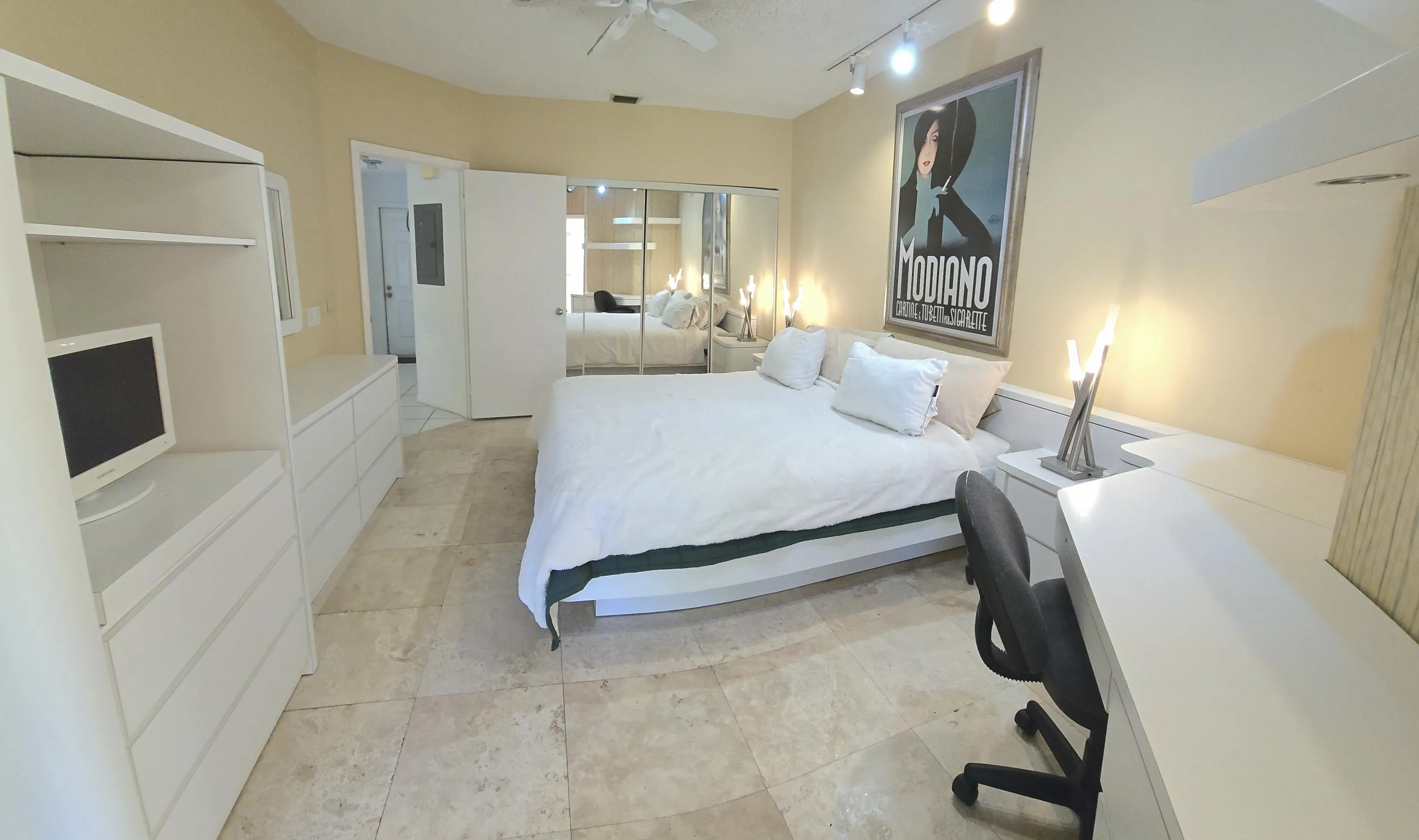 Built in furniture & walk in closet