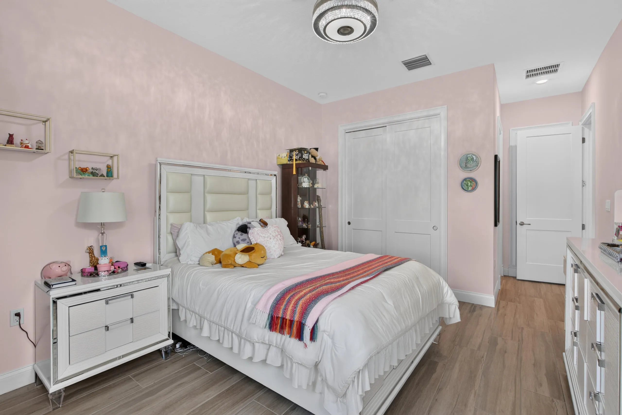 4th Bedroom w/Private Bathroom