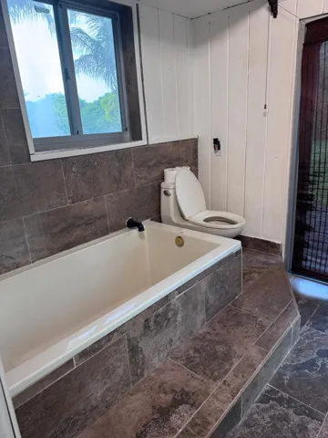 Private full bathroom
