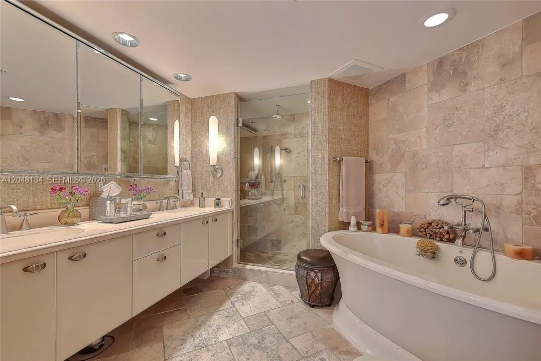 Primary bath