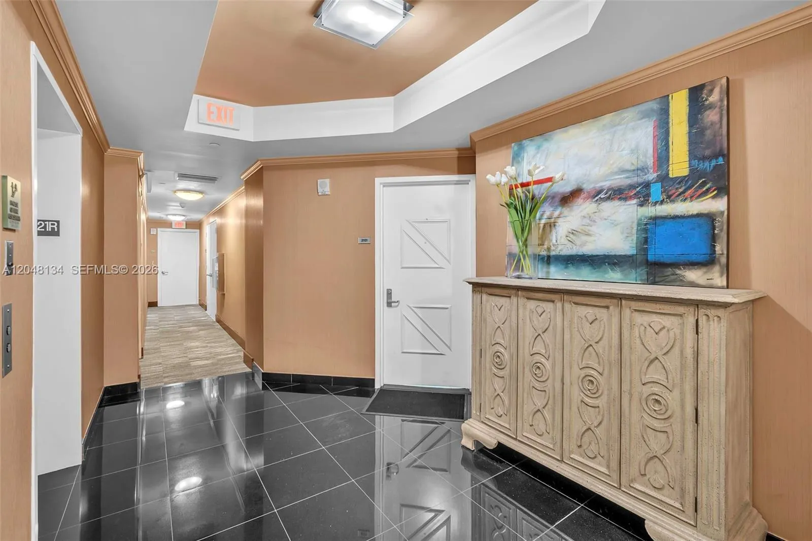 Semi-private elevator foyer