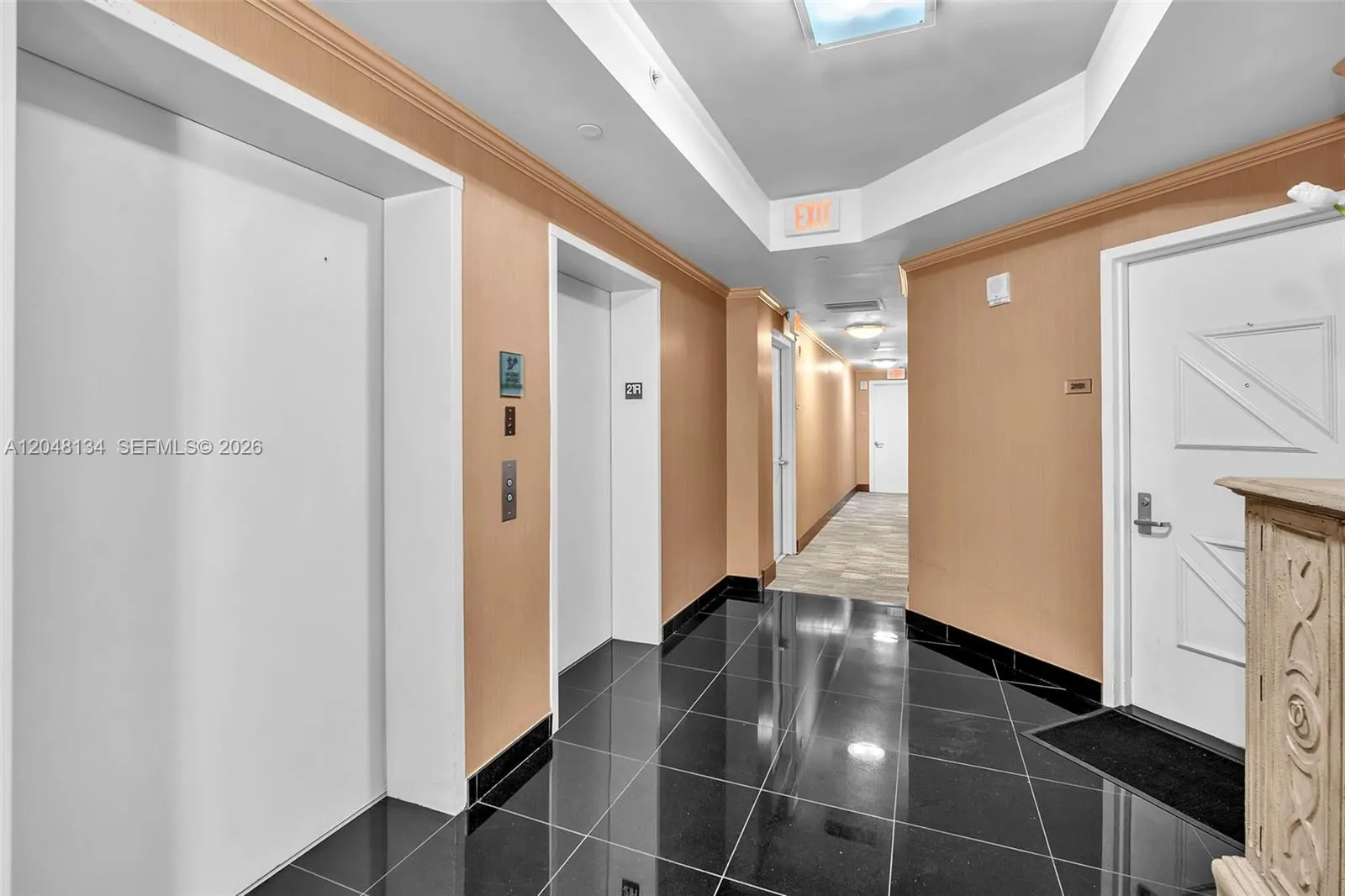 Semi-private elevator foyer