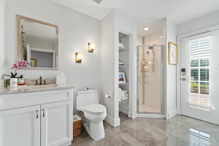 077-8565SEPalmSt-HobeSound-SMALL