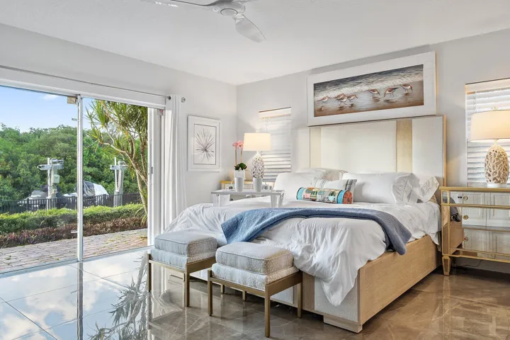 080-8565SEPalmSt-HobeSound-SMALL