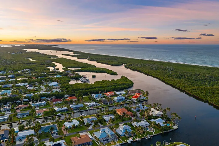 117-8565SEPalmSt-HobeSound-SMALL