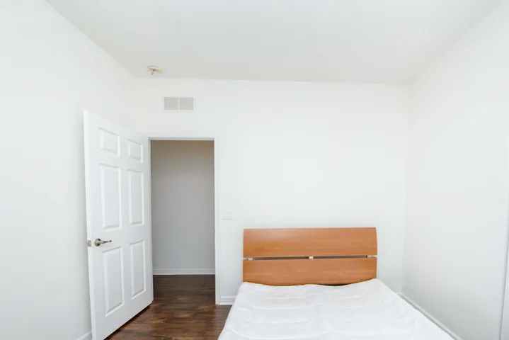 13- 2nd Bedroom (4)