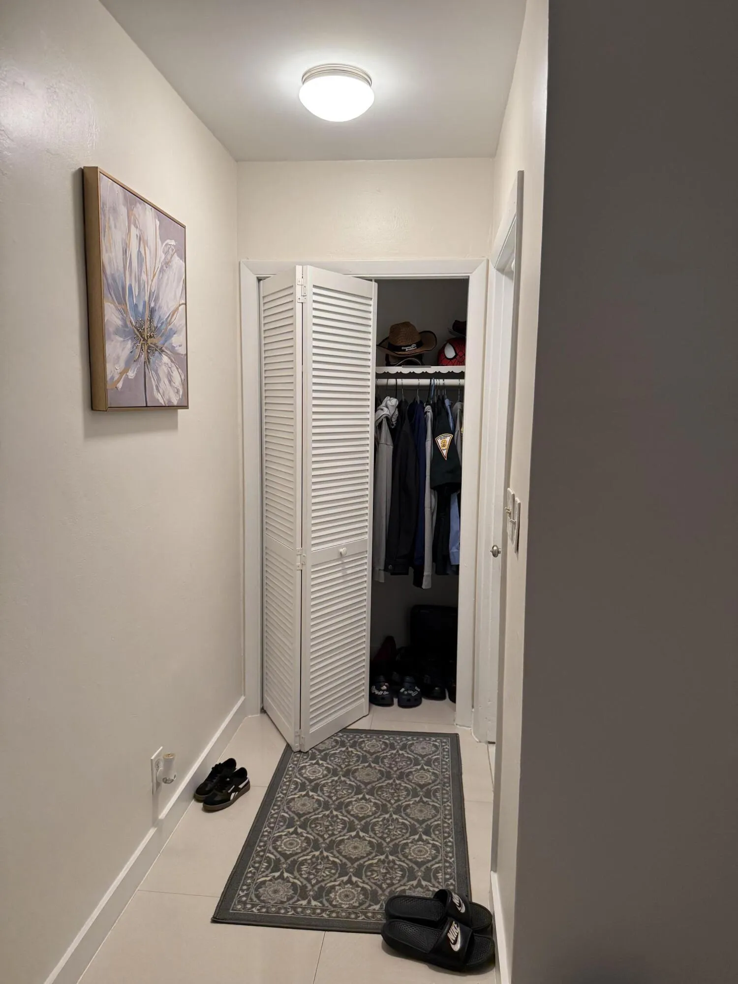 Foyer with Closet