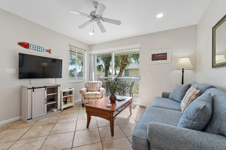 009-353SouthUSHighway1-B8-FortPierce-FL-