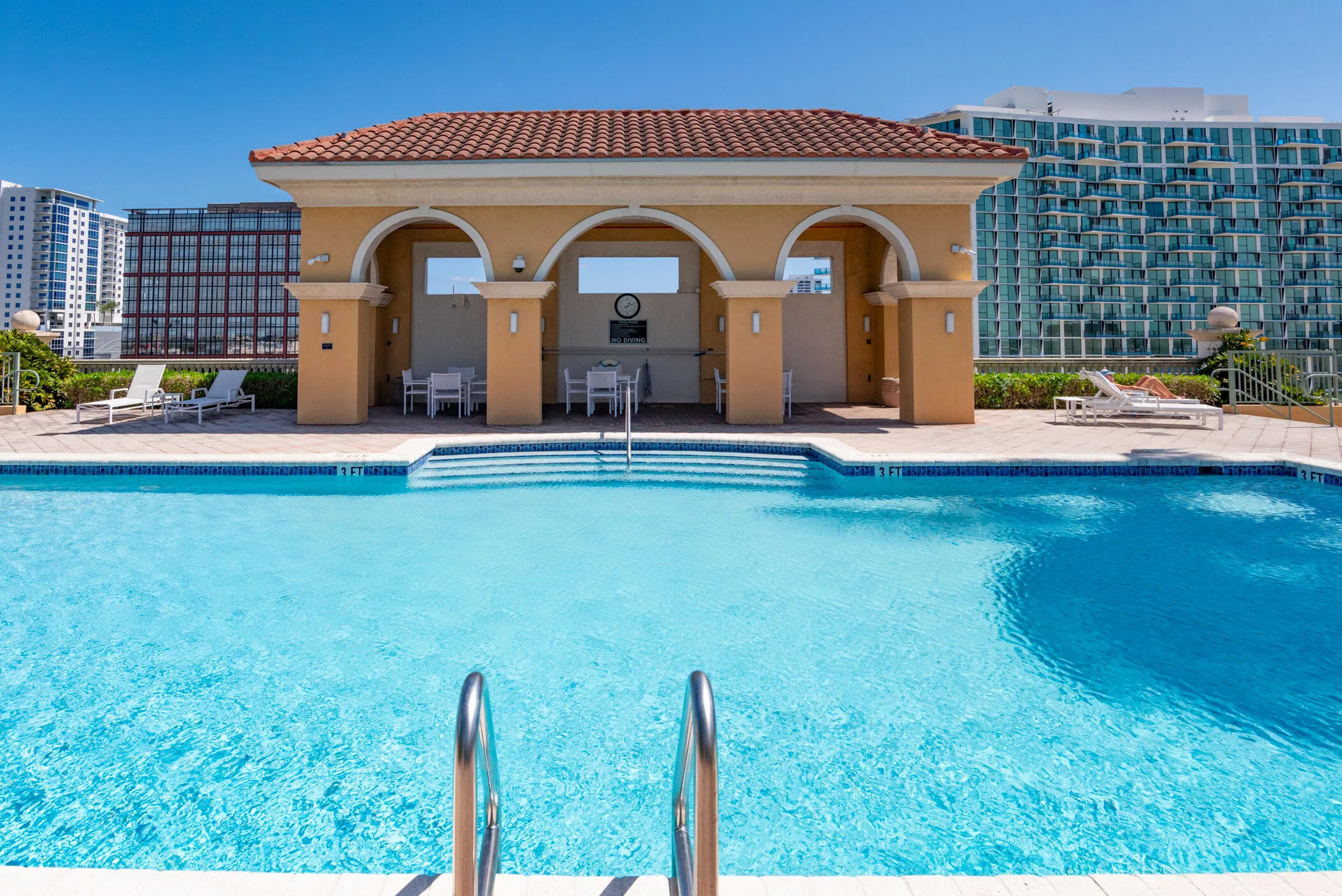 © Clark-403 Sapodilla -409-025