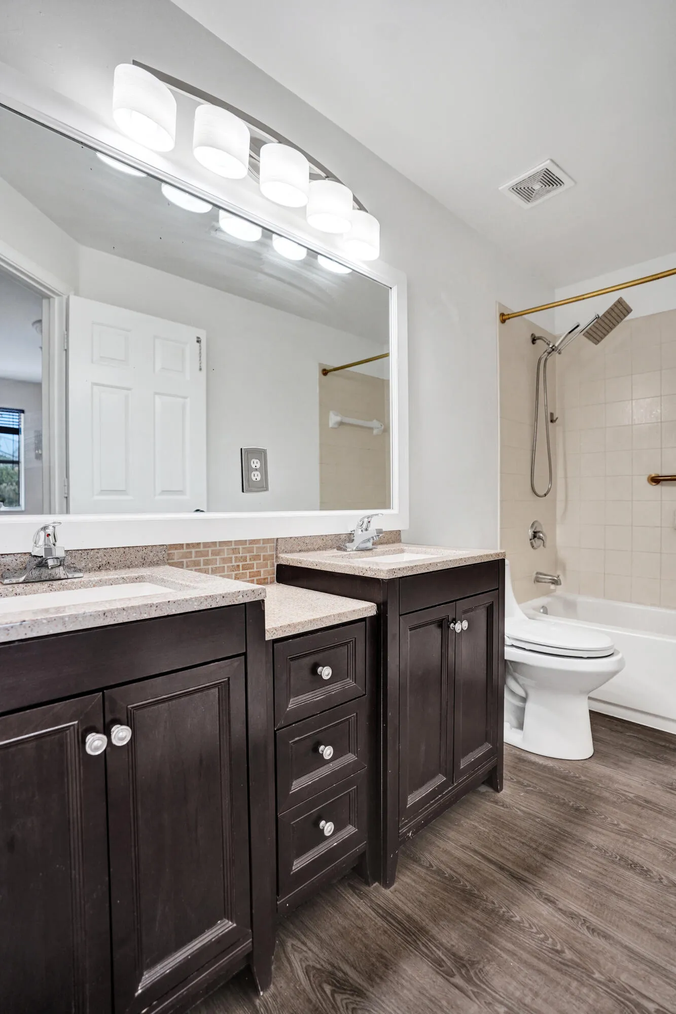 Main Bathroom Dbl Sink