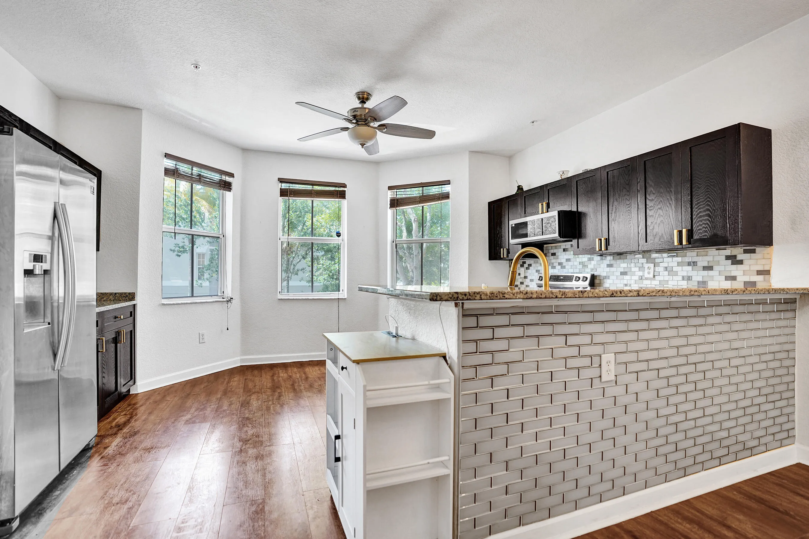 Bright and Cherry Kitchen