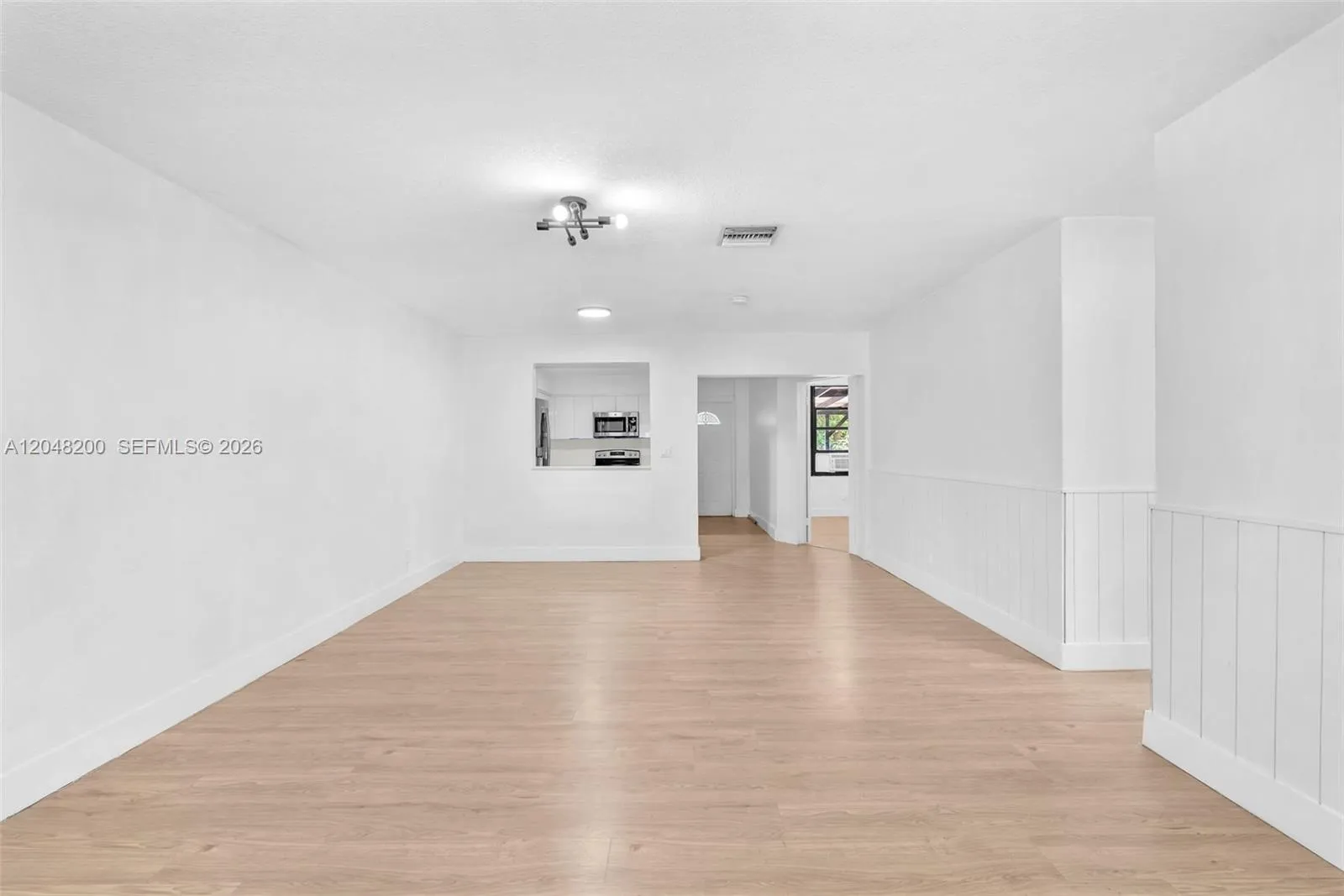 Spacious Living room