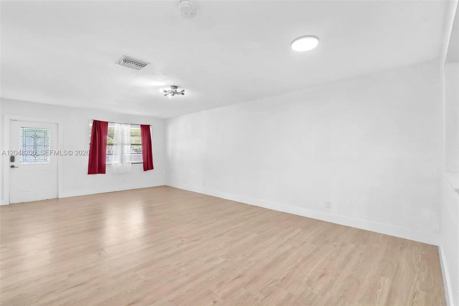 Spacious Living room