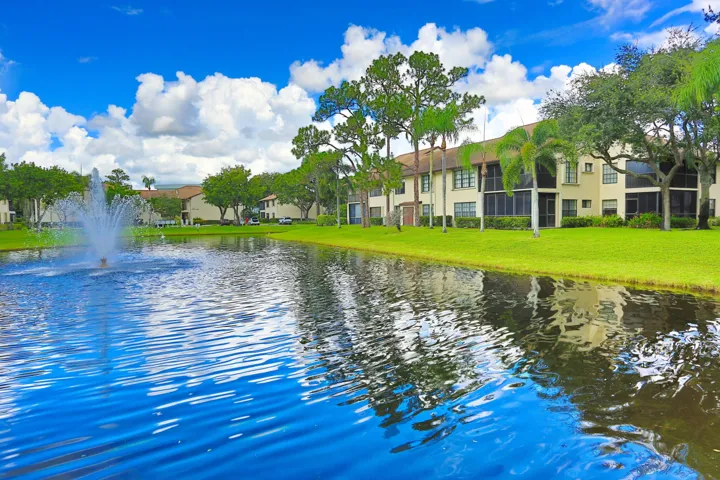 REAR LAKE VIEW
