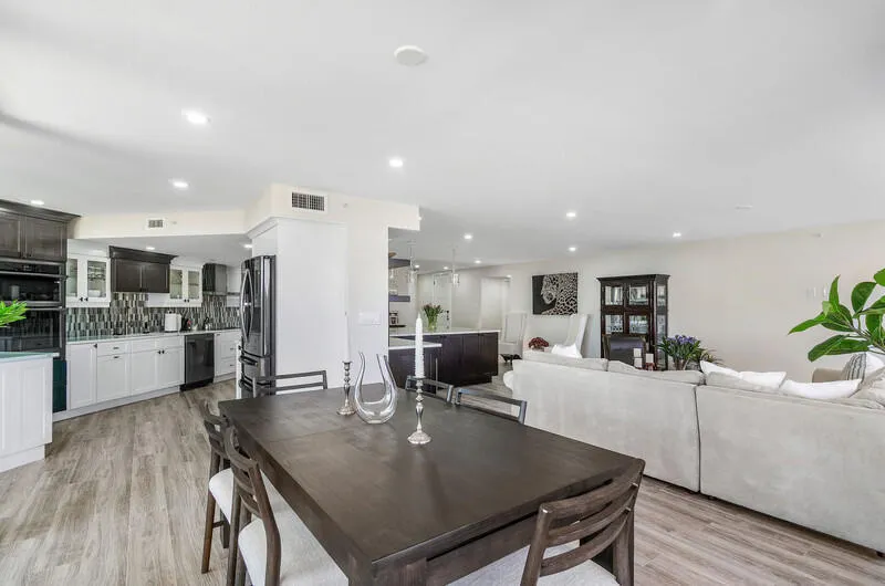 OPEN CONCEPT DINING