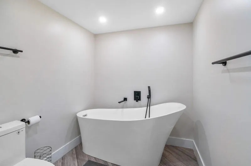 PRINCIPAL BATH