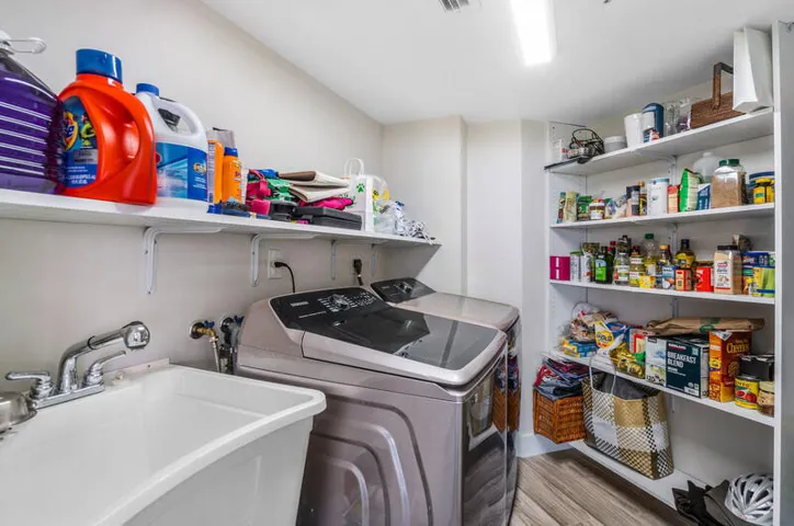 LAUNDRY ROOM/PANTRY