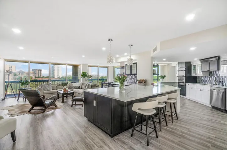 LIVING/DINING​​‌​​​​‌​​‌‌​‌‌​​​‌‌​‌​‌​‌​​​‌​​