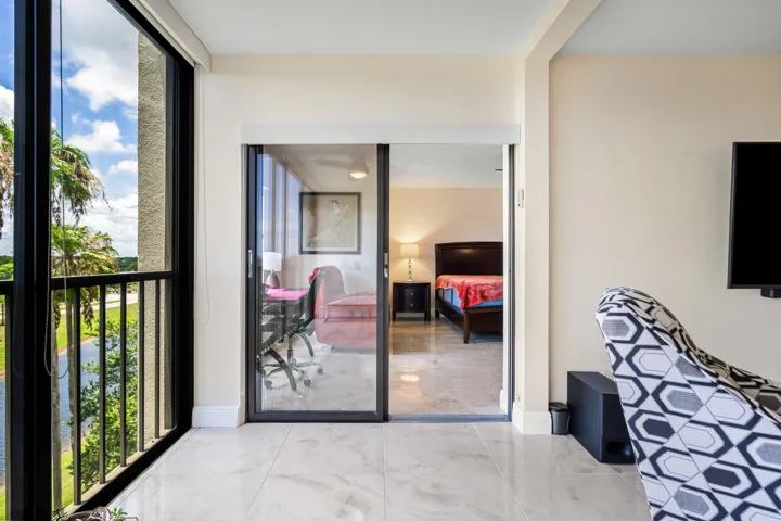 Owner's Suite Exit to Florida Room